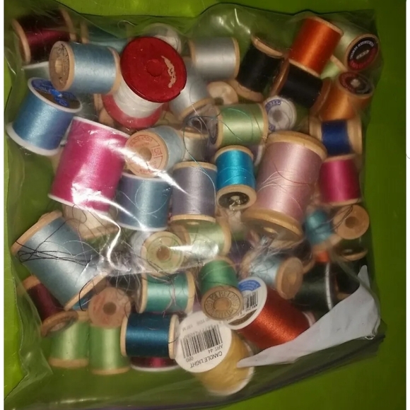 Bag of Thread - Picture 5 of 5